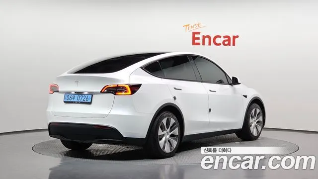 Tesla Model Y RWD