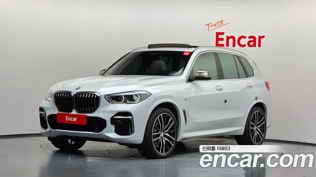BMW X5 M50i