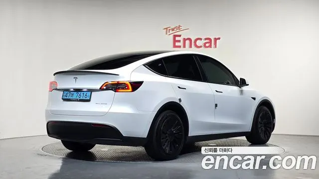 Tesla Model Y Long Range AWD