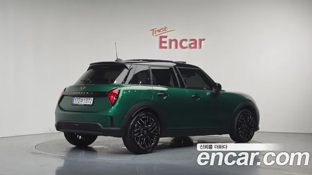 MINI Cooper 5 Door Favoured