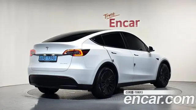 Tesla Model Y Long Range AWD