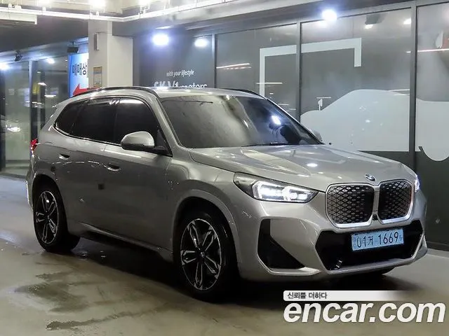 BMW iX1 xDrive 30 M Sport