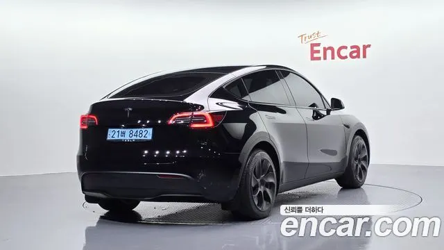 Tesla Model Y RWD
