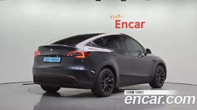 Tesla Model Y RWD