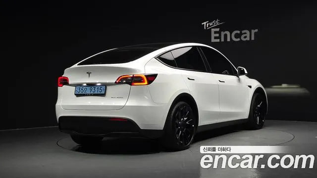 Tesla Model Y Long Range AWD