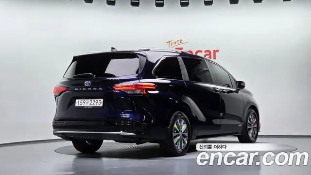 Toyota Sienna 2.5 Hybrid 2WD