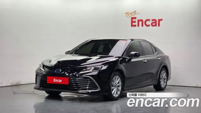 Toyota Camry 2.5 LE Hybrid