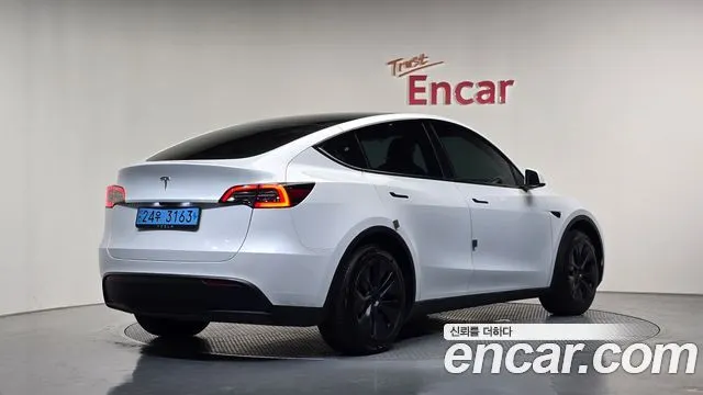 Tesla Model Y RWD