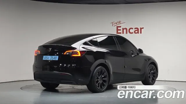 Tesla Model Y RWD