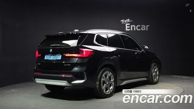 BMW iX1 xDrive 30 xLine