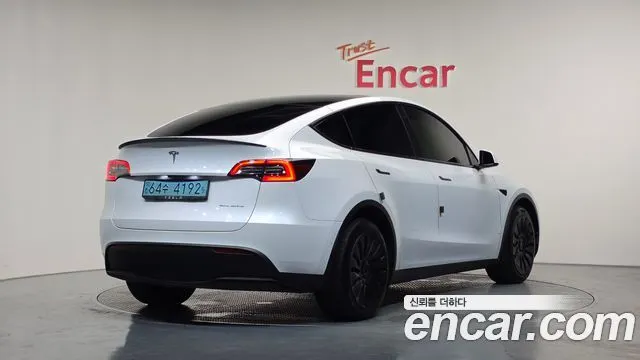 Tesla Model Y Long Range AWD