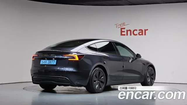 Tesla Model 3 RWD
