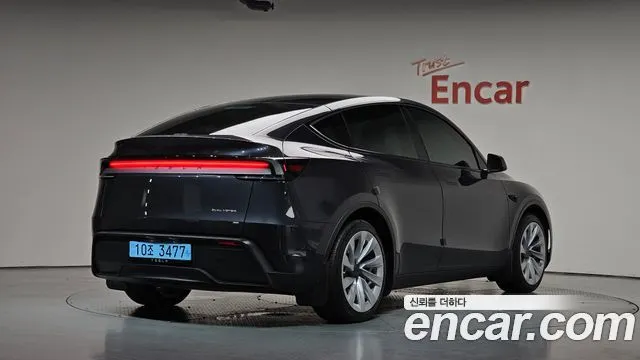 Tesla Model Y Long Range AWD