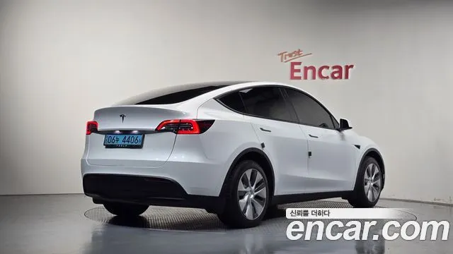 Tesla Model Y Long Range AWD