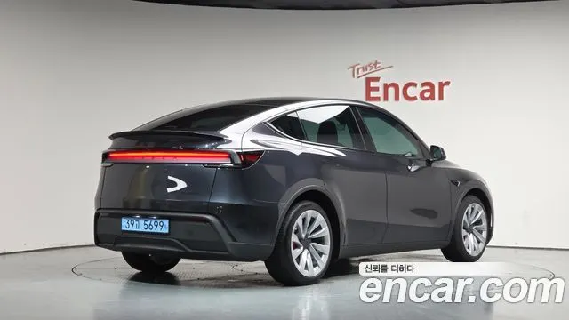 Tesla Model Y Long Range AWD