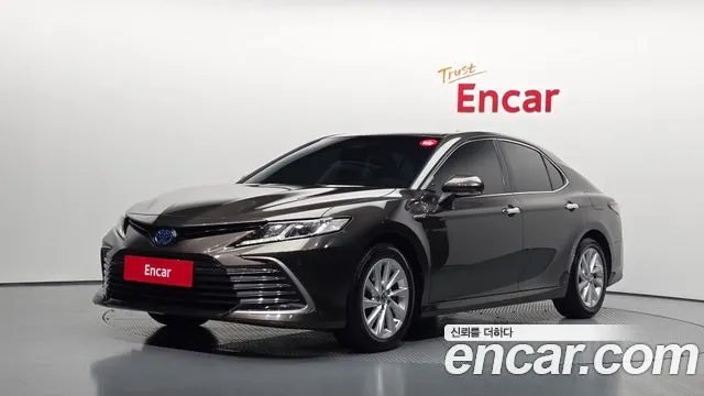 Toyota Camry 2.5 LE Hybrid