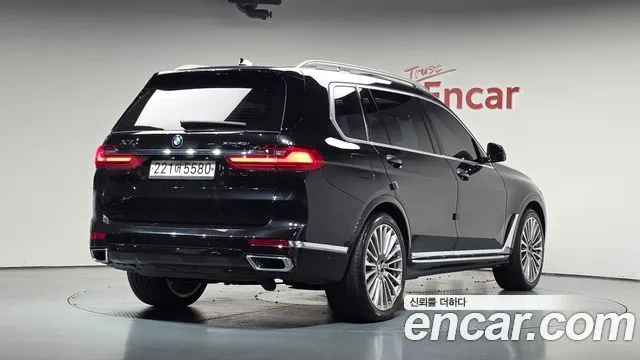 BMW X7 xDrive 40i Design Pure Excellence 6-Seater