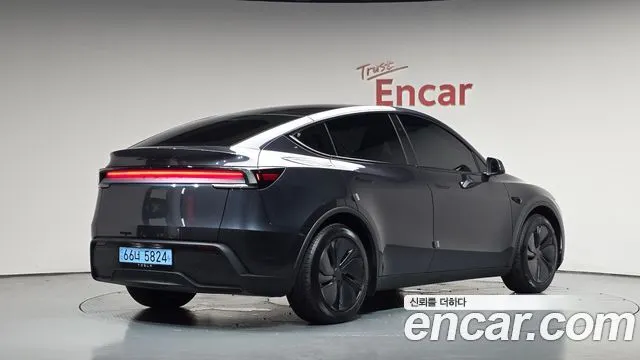 Tesla Model Y RWD