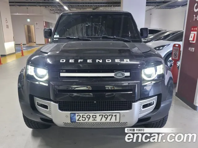 Land Rover Defender 110 D250 SE